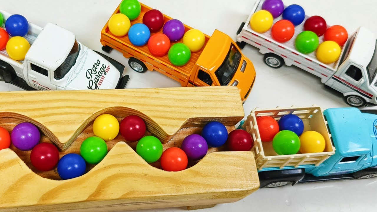 Marble Run Race ☆ HABA Slope & Retro Makita Truck, Garbage Truck, Excavator, Dump Truck, Ambulance