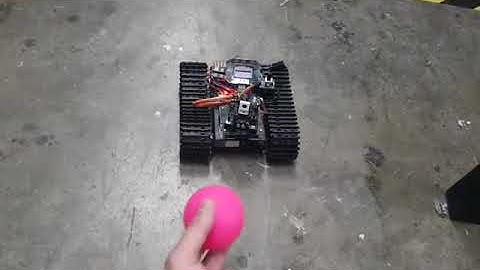 Computer vision robot ball tracking with pixycam and Tokymaker