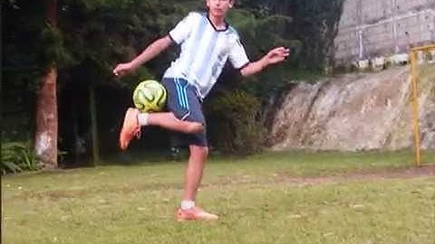 Hamstring catch!!! Freestyle Football Skills