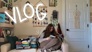 Weekend Vlog | cleaning, book talk, journaling