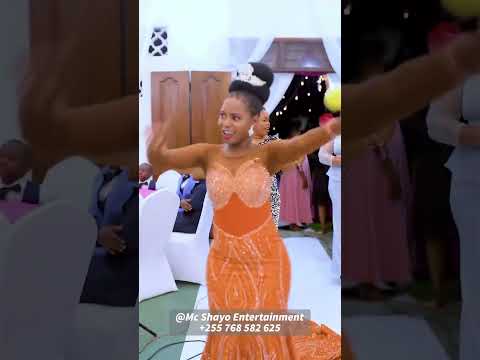 Bibi Harusi Wa Mwaka Alivyo Ingia Kwa Mashatiti Ya Mambele