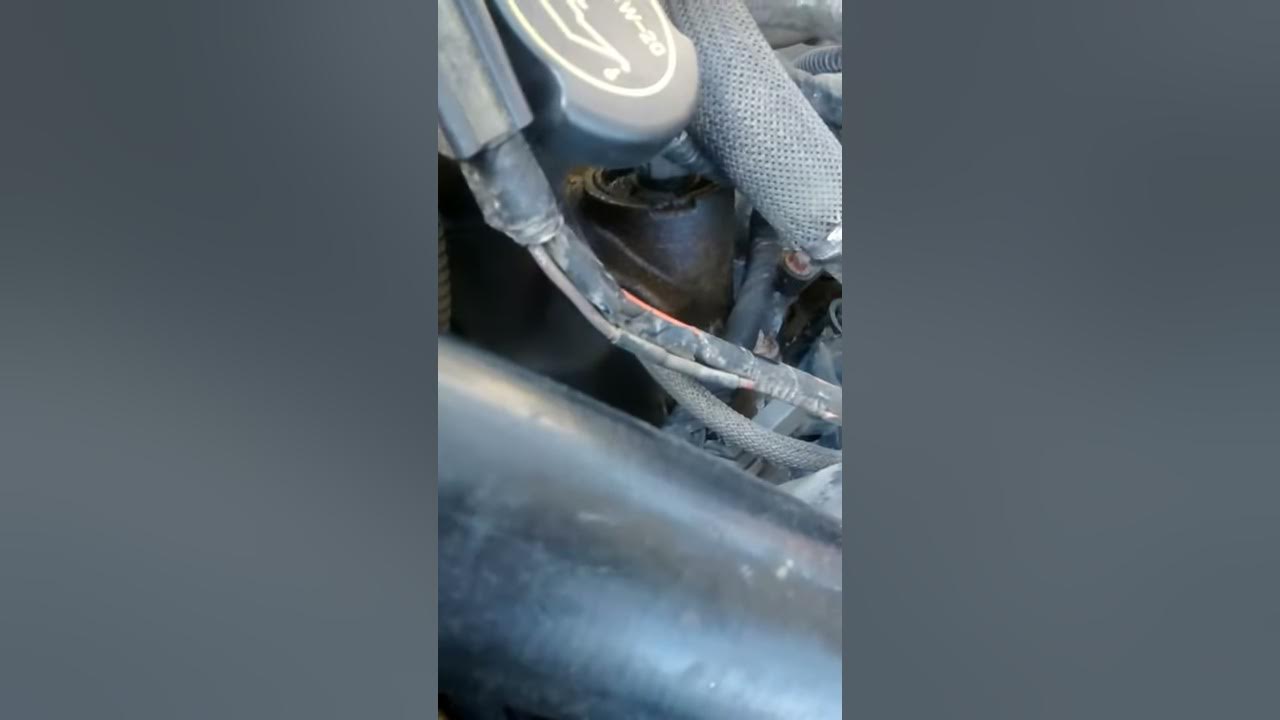 2005 Ford Expedition Engine noise - YouTube