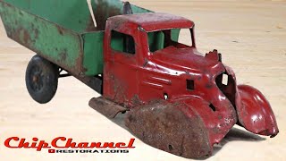 1930's Wyandotte Light Up Rooster Coupe Dump Truck