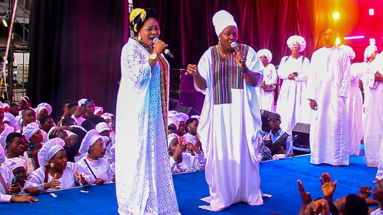 TOPE ALABI FEATURES SOLA ALLYSON AGAIN AT LULI CONCERT 2023 LC7 2 LEGENDS MAGNIFIES GOD TOGETHER