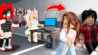 My Team ABANDONED ME In Flee The Facility! (Roblox)