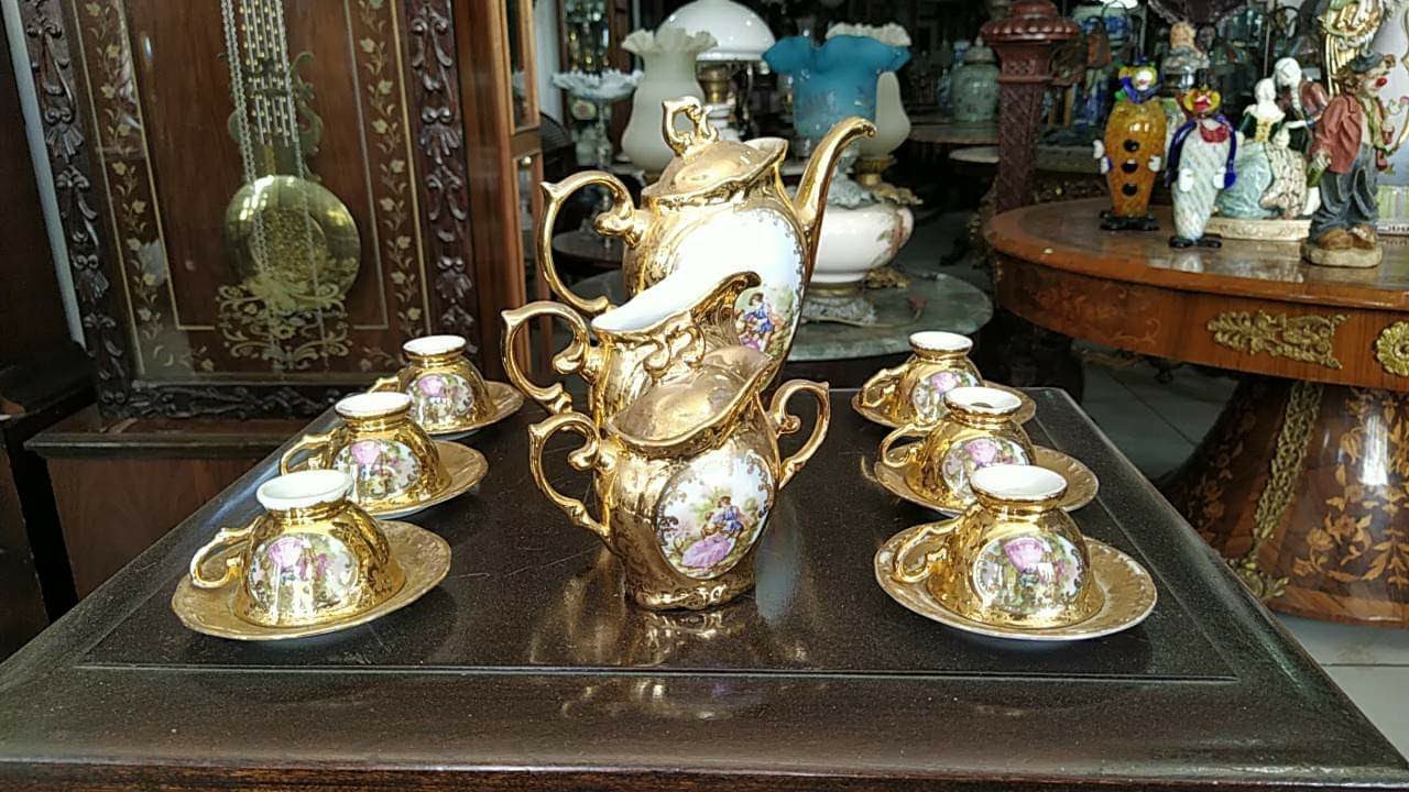 Antiquário São Bernardo, setor de Louças, vídeo 2