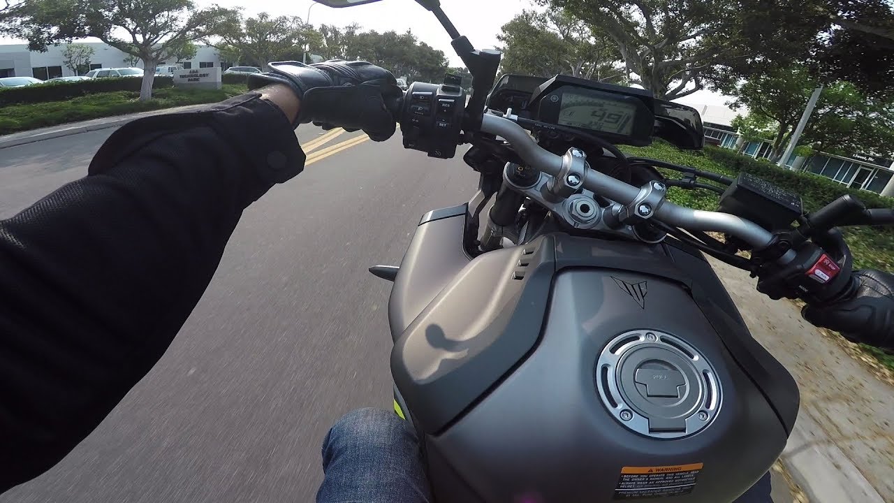 2018 Yamaha MT-10 Review | MC Commute - YouTube