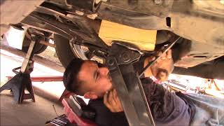 2010 GM Buick Enclave Cambio de Soporte del Motor de enfrente 2010 Buick Enclave Front Engine Mount Replacement