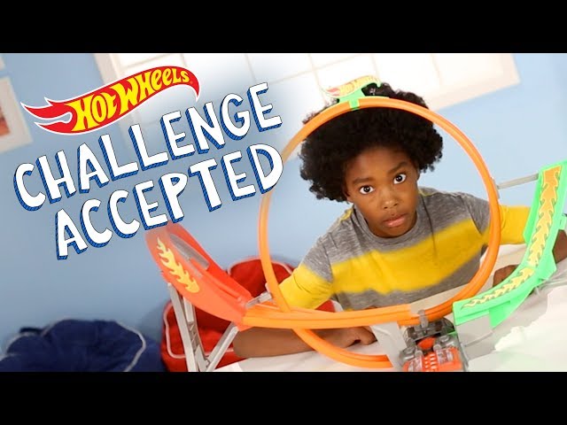 Power Shift™ Raceway Track Set, Challenge Accepted!