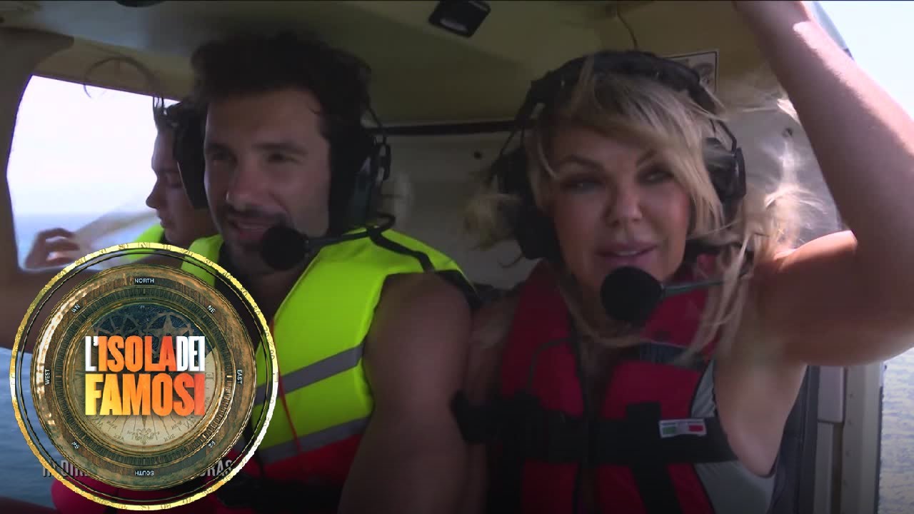 L'isola dei famosi - Il tuffo di Matilde Brandi