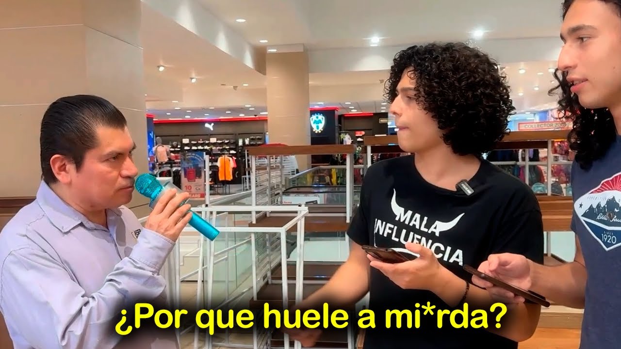 ¡Spray de PEDOS en Micrófono Broma!