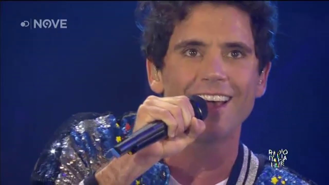MIKA en concert sur la Plazza del Duomo à  milan