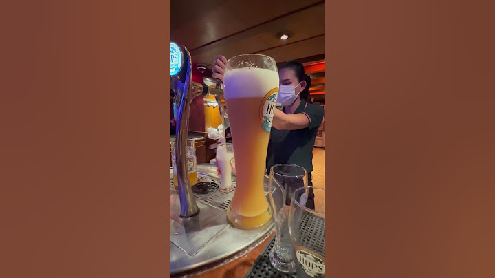 Weizen Bier 🍺🍺😂 Who dare to drink this BIG MUg 😂😂 #shorts #short