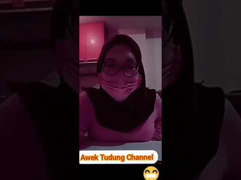 Awek Tudung Tayang Body Sambil Goyang!!! #bigo #tiktok #jilboobs