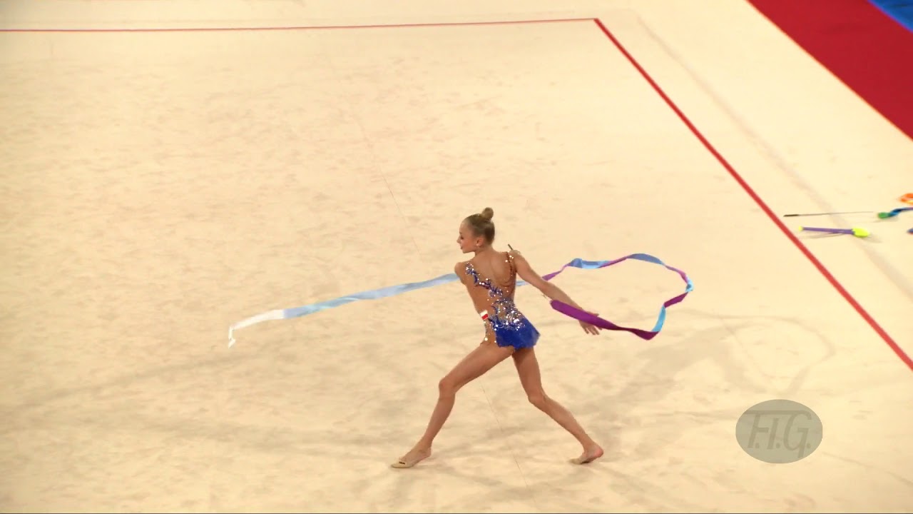 qualifications tradução KOMAREWICZ Emilia (POL) - 2019 Rhythmic Junior Worlds, Moscow (RUS) - Qualifications Ribbon