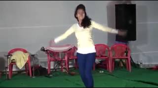 Aankhon mein kajra otho PE lalihi