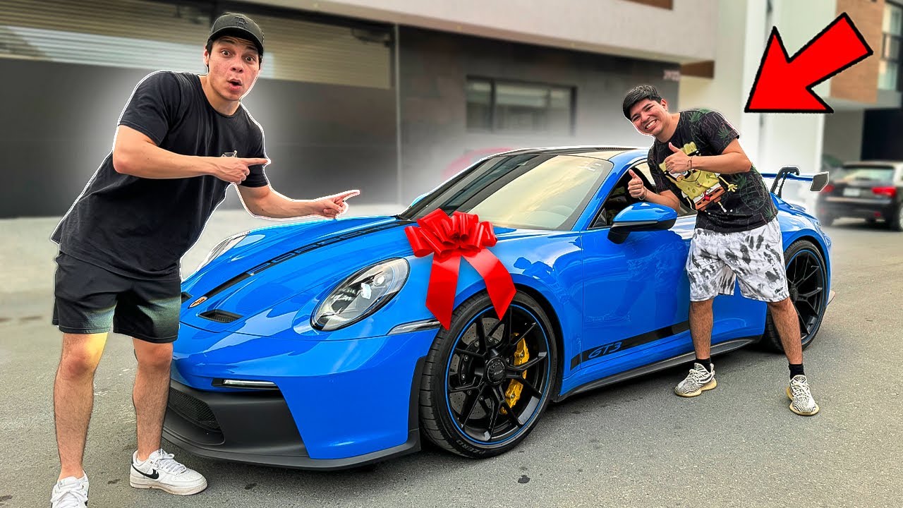 LE REGALÉ UN PORSCHE GT3 A MI EDITOR POR SORPRESA Y EMPEZÓ A LLORAR - Yair17