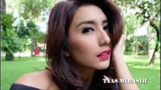 Sexy HOT LIP by Tyas Mirasih