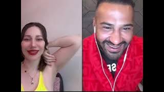 عيسى وحلا وحكم بلع الموزه حلا تشلح ع اللايف للكبار فقط