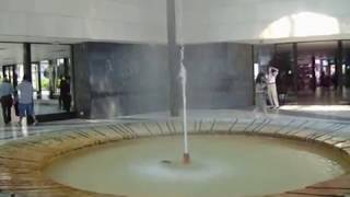 Видео Czech Republic, Karlovy Vary. Гейзер Вржидло в Карловых Варах. (автор: Танечка Белоус)