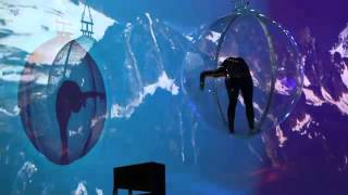 AERIALISTS IN DUBAI AMAZING AERIAL BUBBLE SHOW