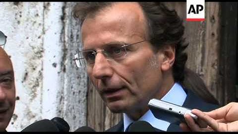 Prosecutors battle over DNA evidence at Knox trial