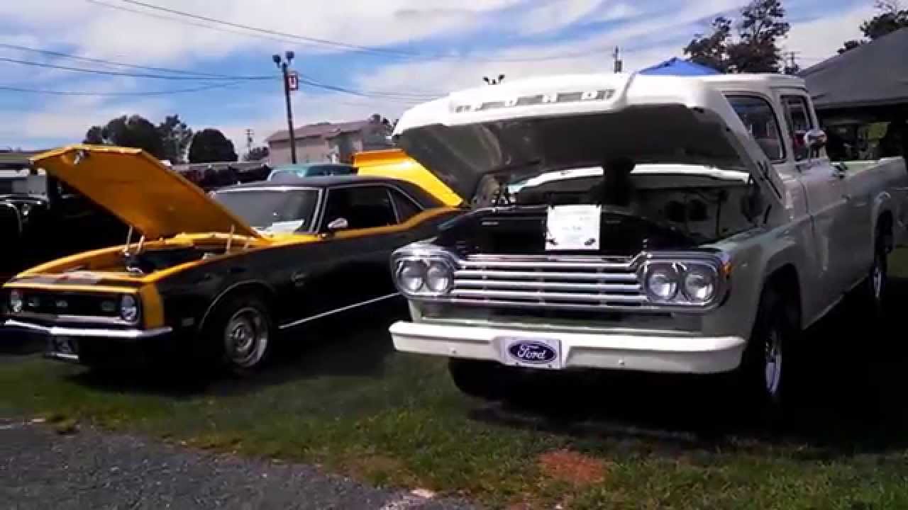 Cumberland Valley Classics Car Club 2014 Carlisle car show walk about 2