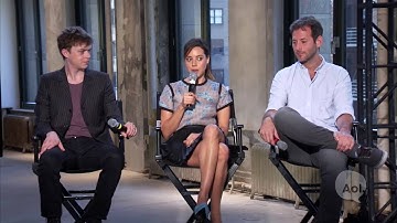 Aubrey Plaza on Chris Pratt’s Abs | BUILD Series