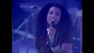 Video thumbnail of "Neneh Cherry  - I've Got You Under My Skin -  TOTP  - 1990"