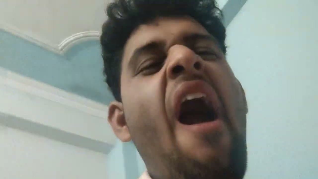 Nend aari h lekin video bnana ka jazba dekho 