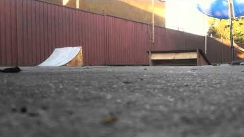 TEAM ASSOCIATED RC18B BASHING HOMEMADE RAMPS