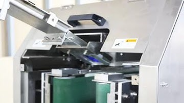 bottles handle applicator equipment fully automatic handles inserting machine