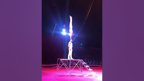 Sức mạnh đôi tay - Xiếc nhào lộn Acrobatics 0982.62.62.62