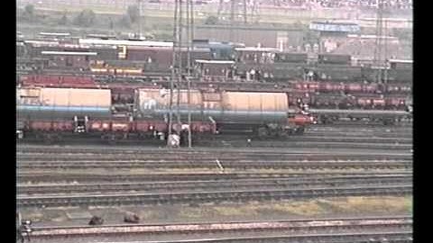 Class 08 08871 shunting at Tinsley 1990