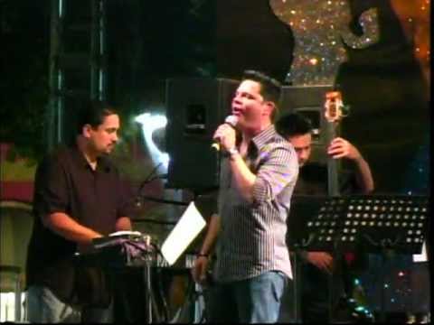 Rey Ruiz en Salinas y su tema ESTAMOS SOLOS(2010)
