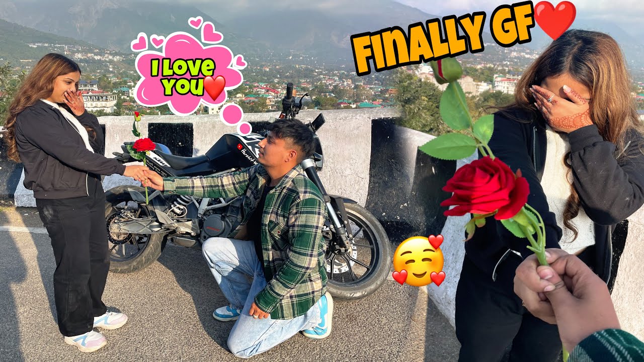 Finally Proposed Prank😍in public🌹 And She Said😱Yes or No?
