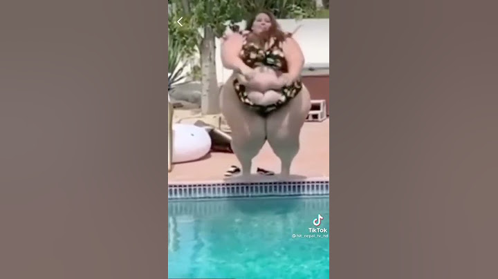 wheh a fat girl jumps in a pool