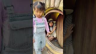 Cô bé tội nghiệp & người bạn nhỏ tốt bụng || Poor Girl & Kind Little Friend #shorts