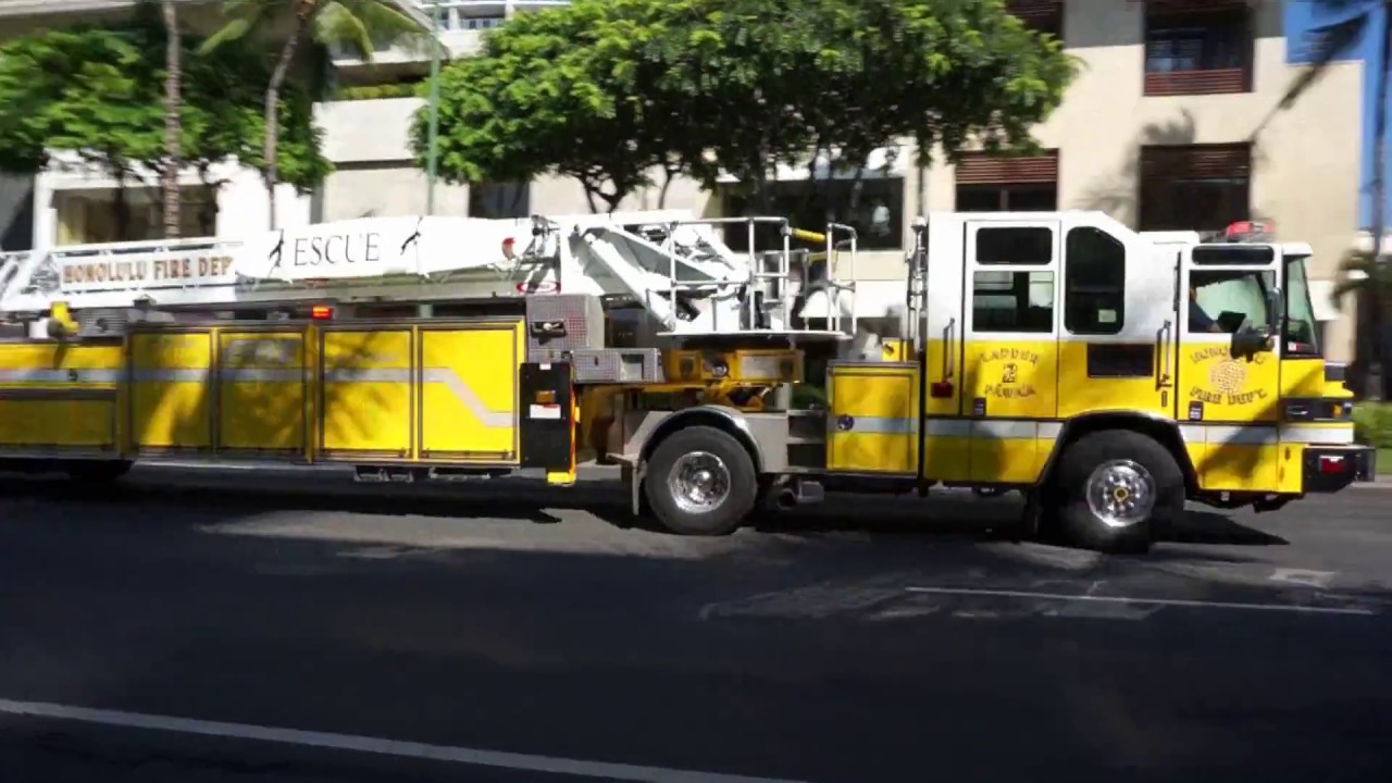 Hawaii ハワイ旅行 アメリカの消防車は黄色 はしご車 オアフ島 Youtube