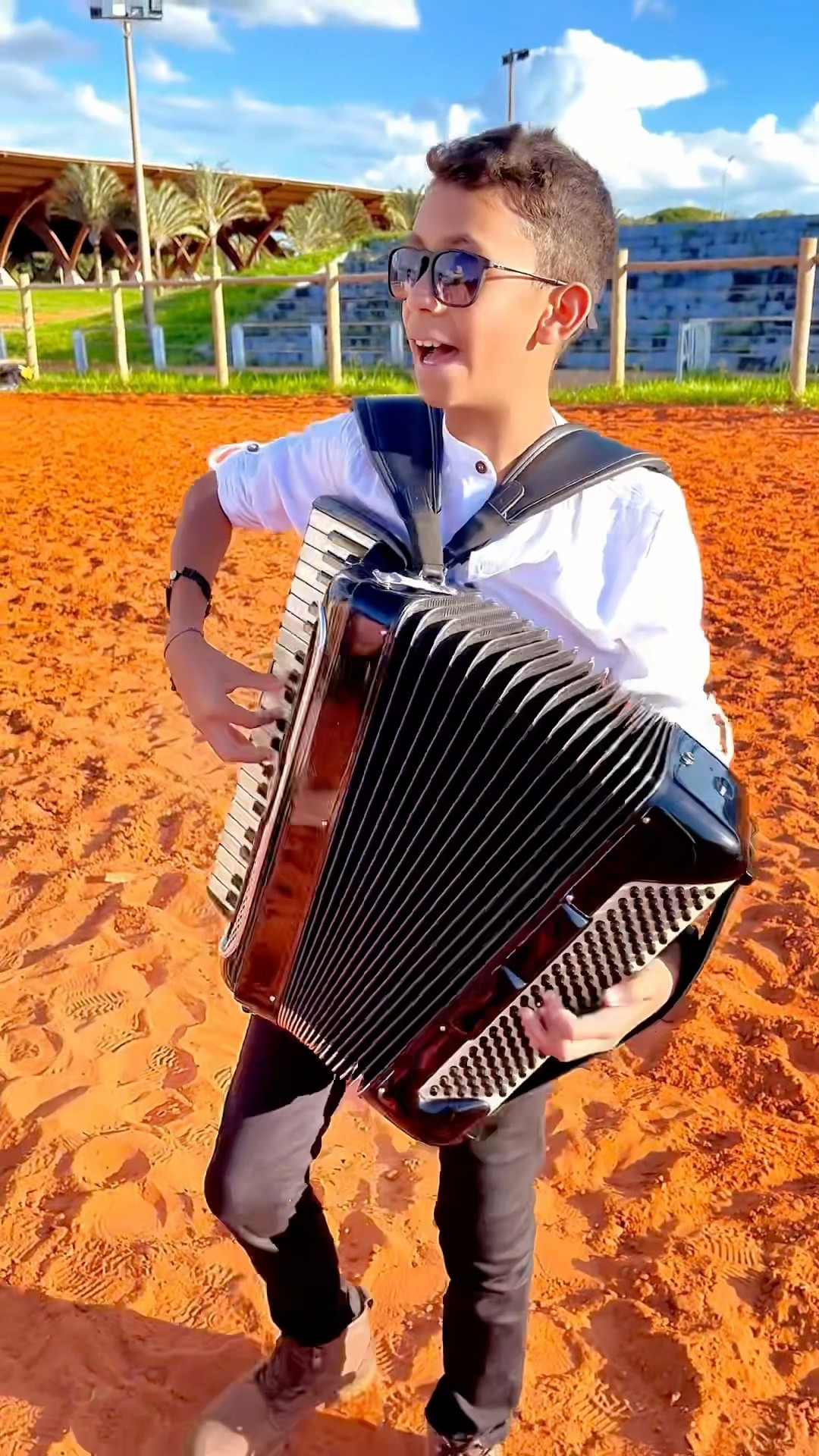 Essa também é um novo hit bota esse Piseiro pra bombar #leaozinho #boanoiteee #leãozinho