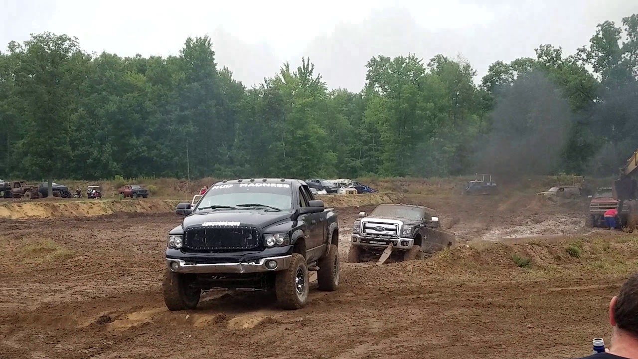 Tow strap breaks hits Grill Ford truck YouTube