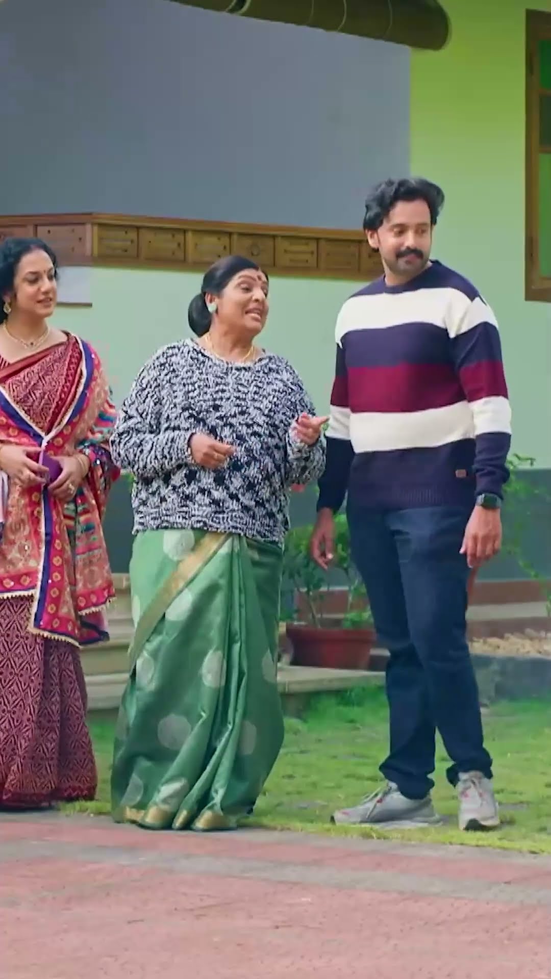 #Janaki ലക്ഷ്‌മി ജാനകിയ്ക്കരികിലേക്ക്