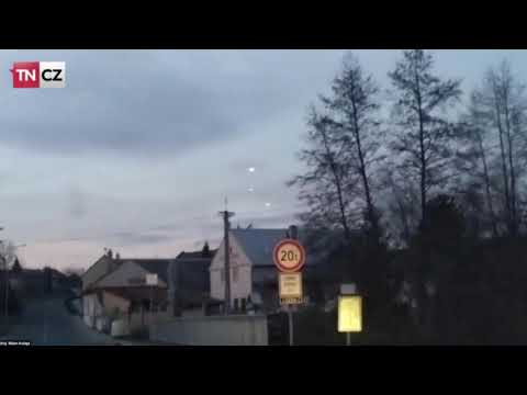 Video: UFO Seřadili V Trojúhelníku Na Obloze Nad Tomskem &Mdashem; Alternativní Pohled