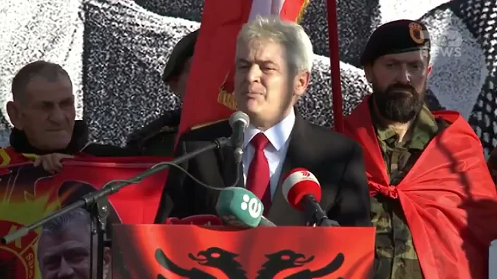 Top News - ‘Liria ka emër’ në Shkup. Tubimi i shqiptarëve në mbështetje të luftës së UÇK