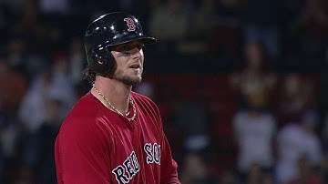 TOR@BOS: Salty doubles to right to score Nava