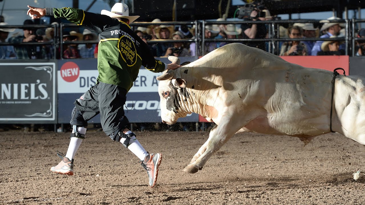 Cody Webster stomped by bull at Cheyenne Frontier Days!  #codywebsterbullfighting 