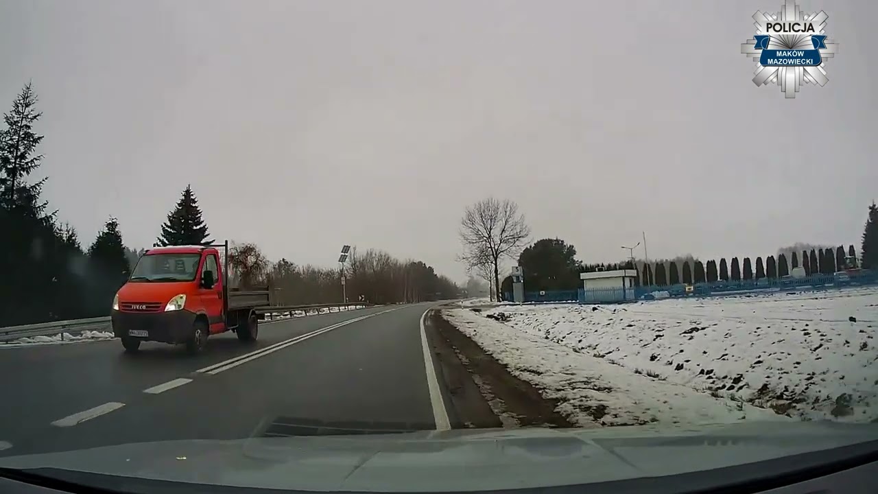 O włos od tragedii na drodze. Maków Mazowiecki, kolizja mleczarki z osobówką