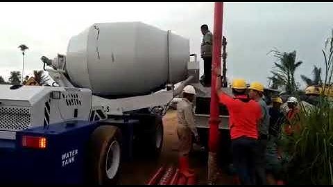 AS-3.5 Self-loading Concrete Mixer and ABT40C Concrete Trailer Pump In Good Use In Pekanbaru