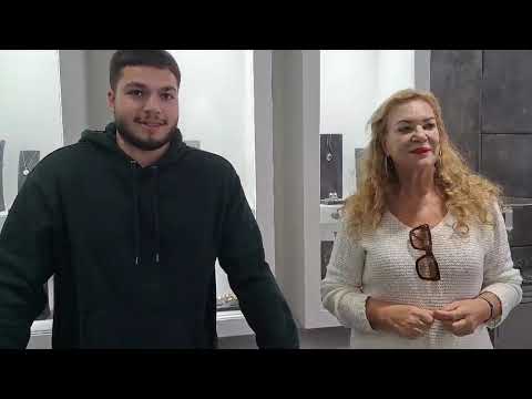 Με το Νικόλα Ρεΐση ιδιοκτήτη του νέου καταστήματος κοσμημάτων σε Ασήμι “REISIS NIKOLAS SILVER”.
