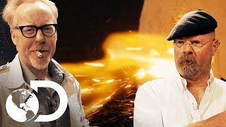 Desvendando os mistérios mais famosos da tv | Mythbusters: Os Caçadores de Mitos | Discovery Brasil